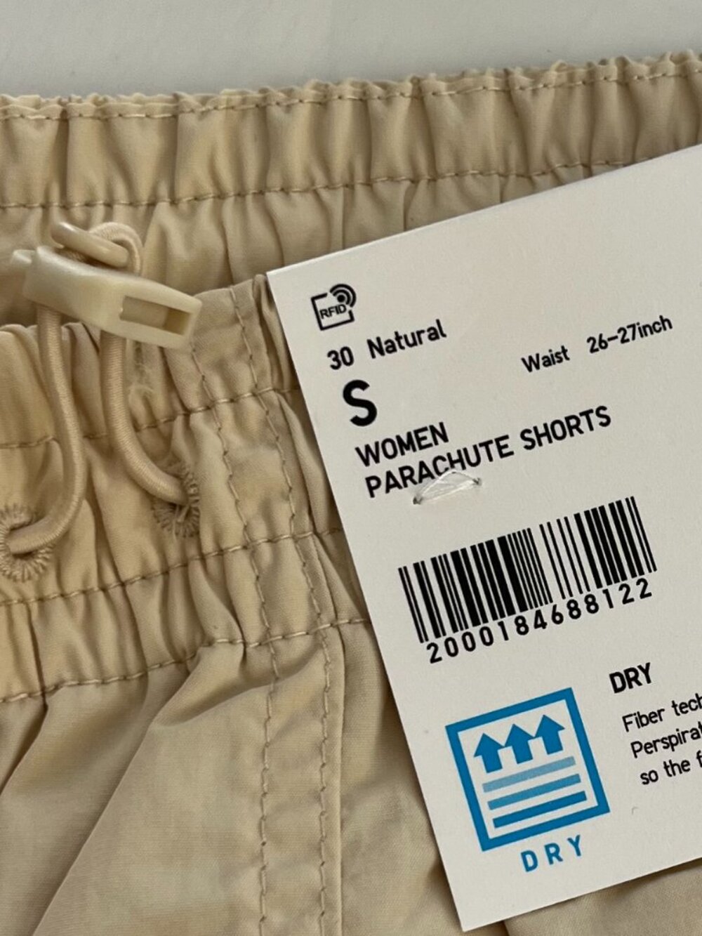 Uniqlo Women Parachute shorts, Natural Small